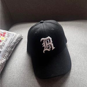 R13 logo cap